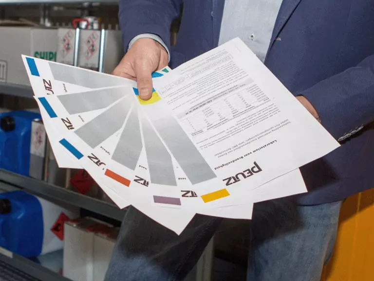 brandwerende opslag voor uw ontvlambare stoffen fiches